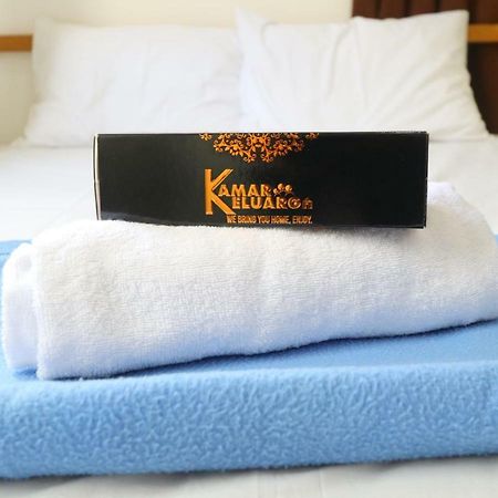 Kamar Keluarga Kalideres Jakarta Buitenkant foto